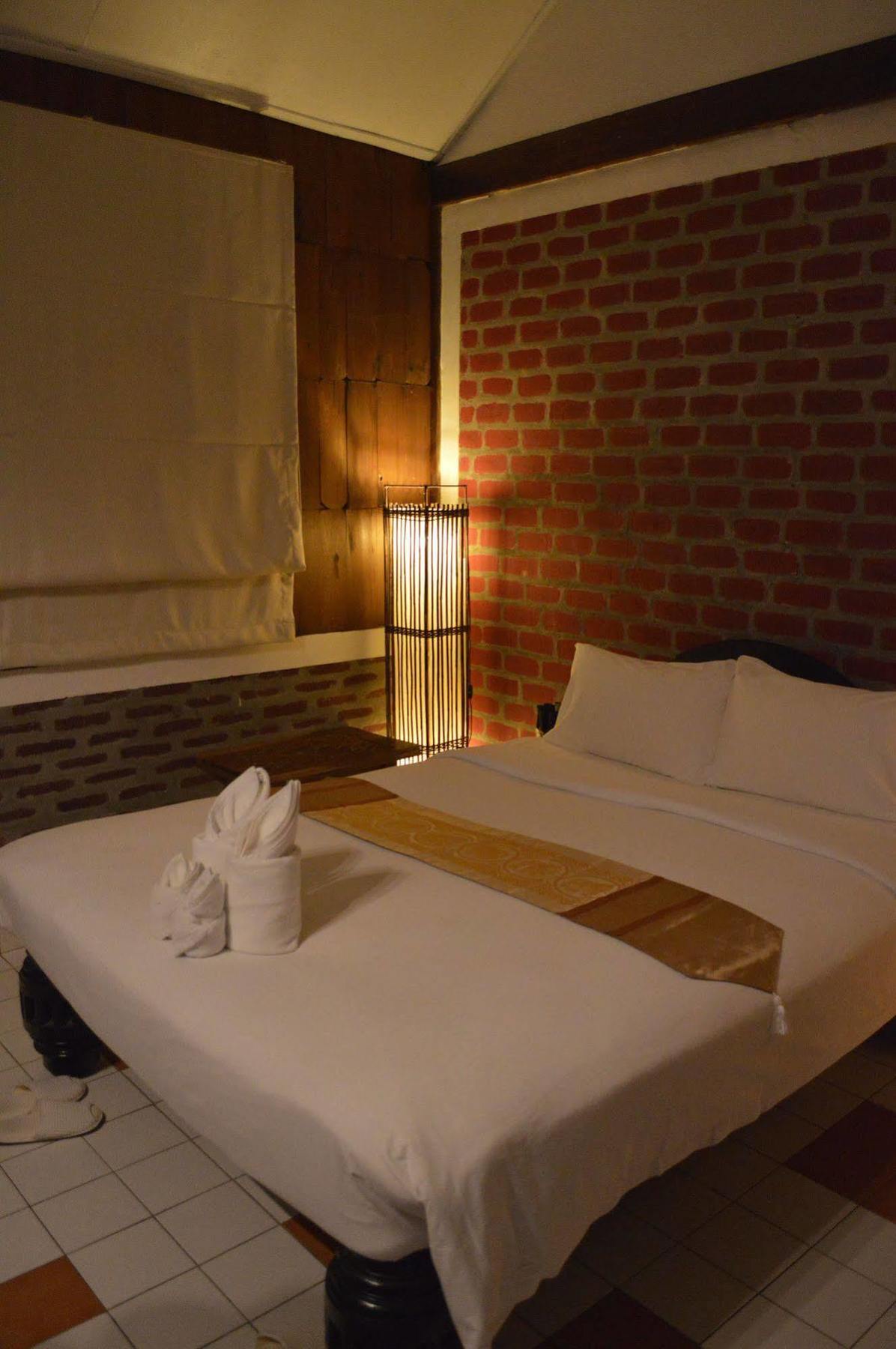 Baan Thai Homestay By Bgb Villas カタビーチ エクステリア 写真