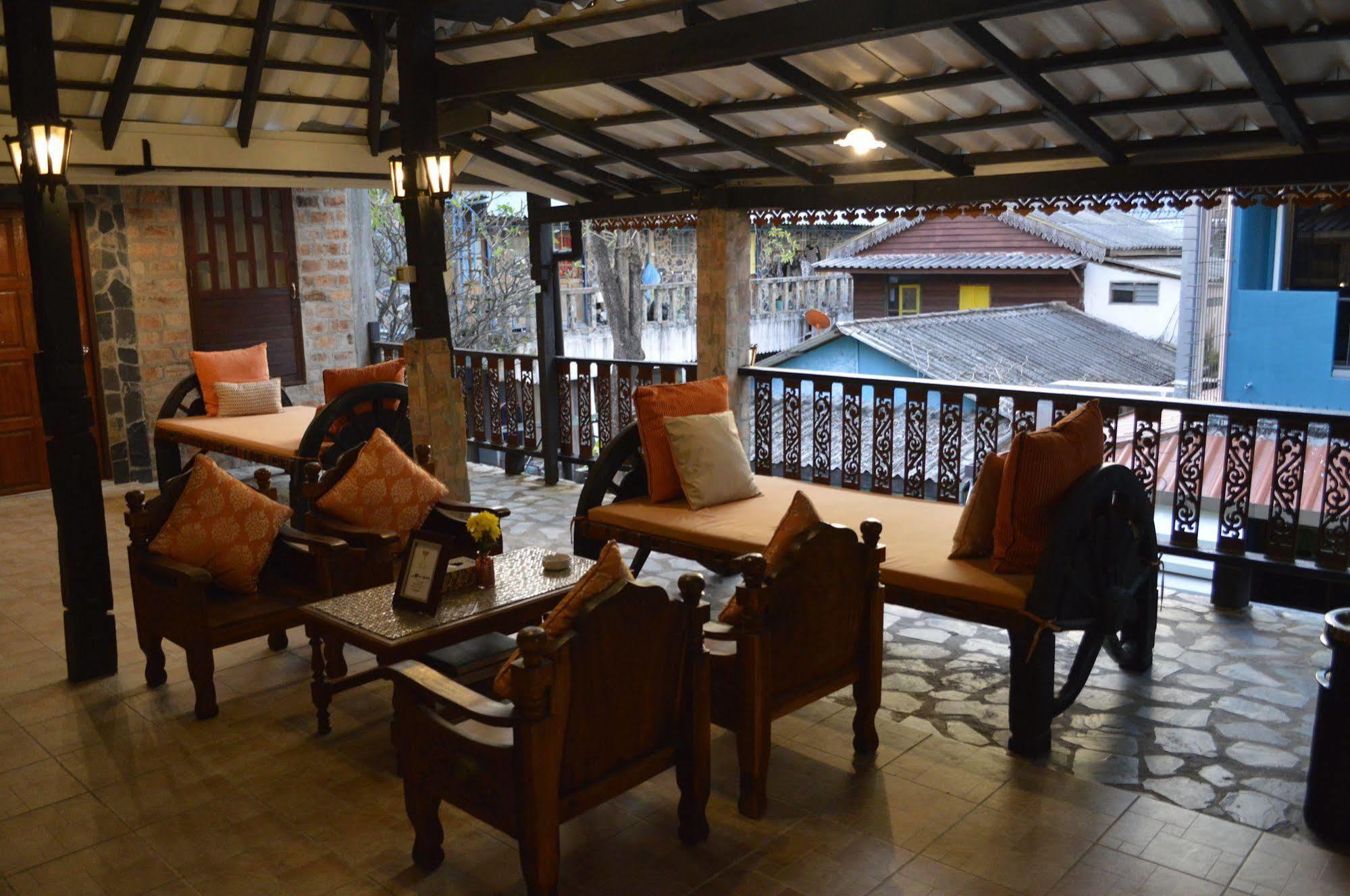 Baan Thai Homestay By Bgb Villas カタビーチ エクステリア 写真