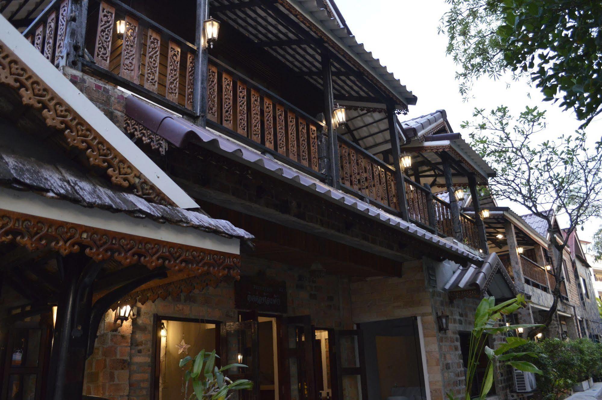 Baan Thai Homestay By Bgb Villas カタビーチ エクステリア 写真
